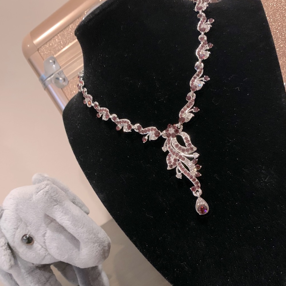 Pretty statement necklace